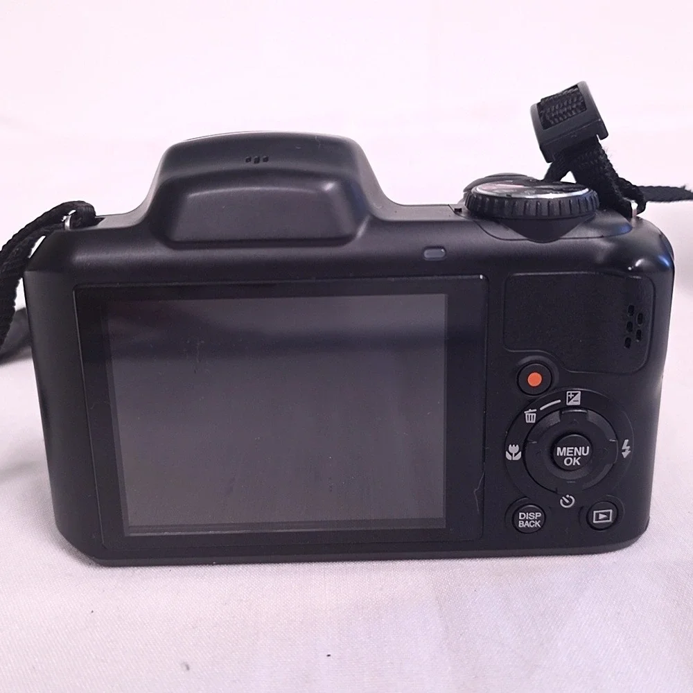 Fujifilm FinePix S8630 Digital Camera Black 36x Zoom 16MP HD Video Bundle Works